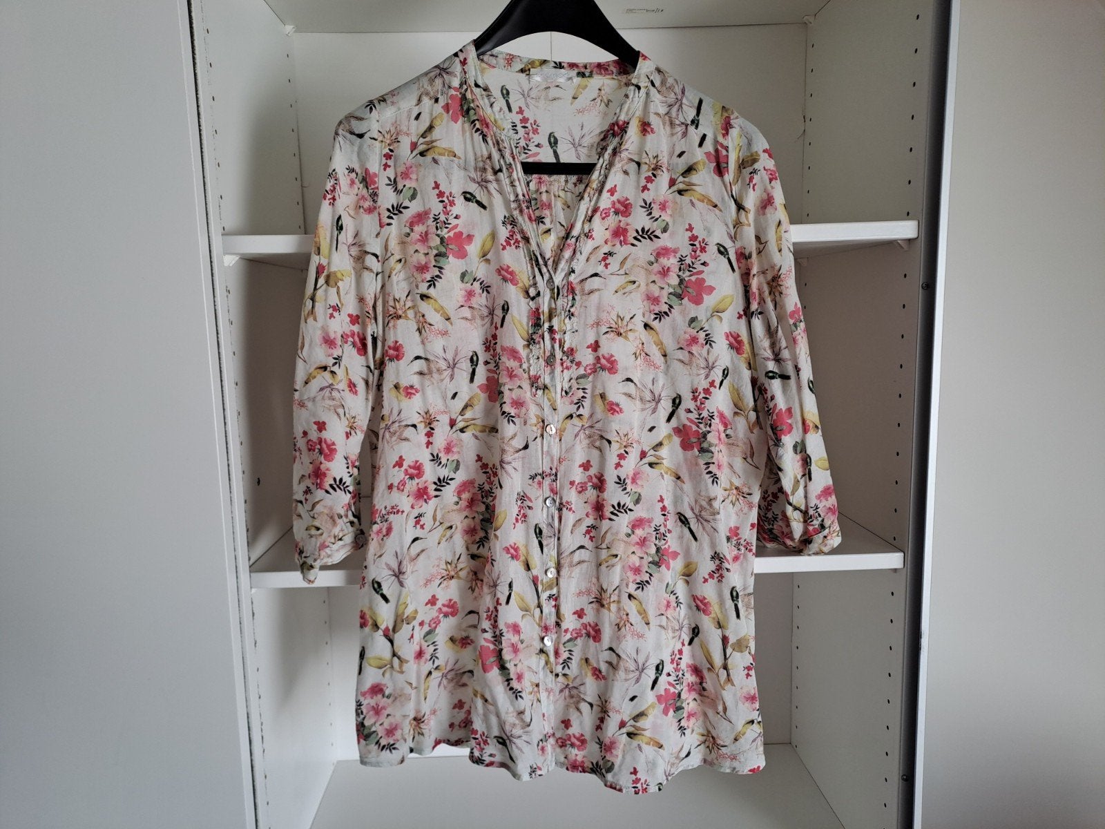 Mt 42 Witte zomerbloes met bloemen en vogels, Kleding | Dames, Beige, Maat 42/44 (L), Gedragen, Promod