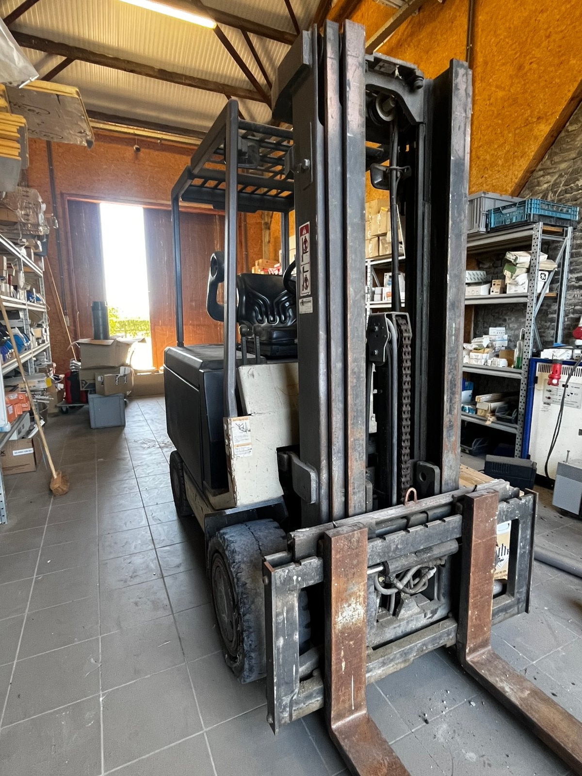 Heftruck Crown goede staat met lader, Ophalen of Verzenden, Heftruck