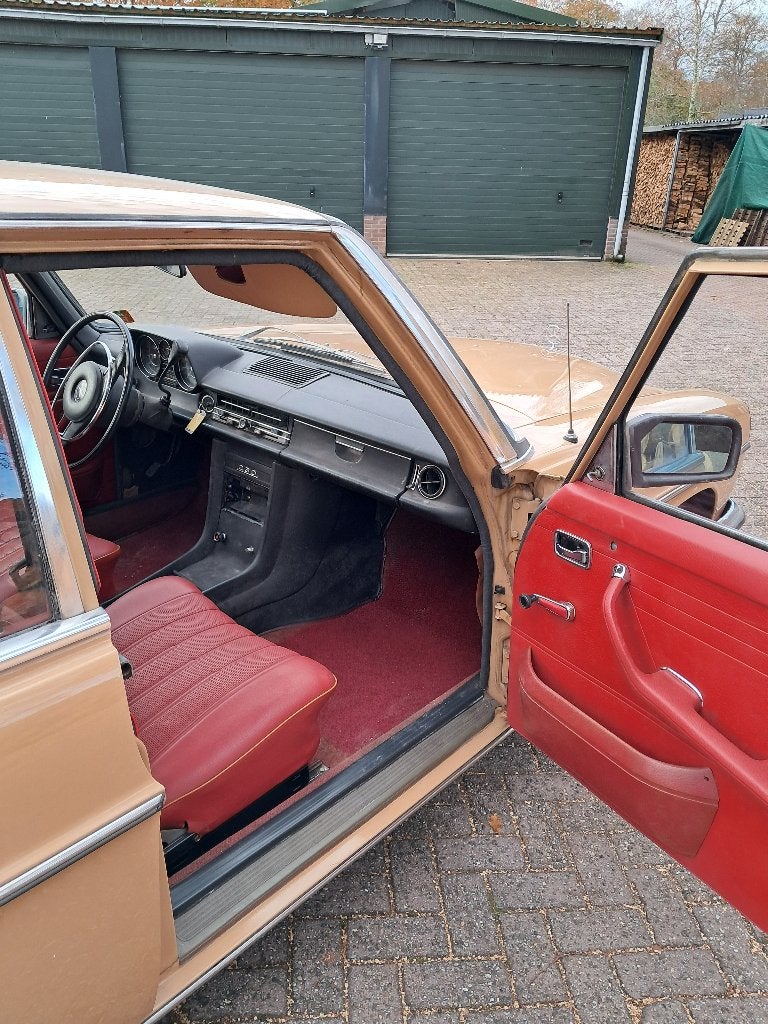 Mercedes w115, foto 3