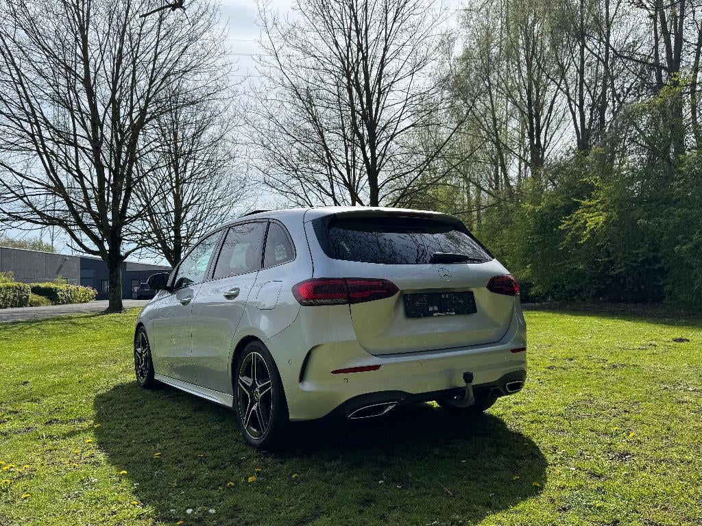 MERCEDES B180 -AMG-LINE - BENZINE - AUTOMAAT - GARANTIE -, Auto's, Monovolume, 4 cilinders, Leder, Bedrijf
