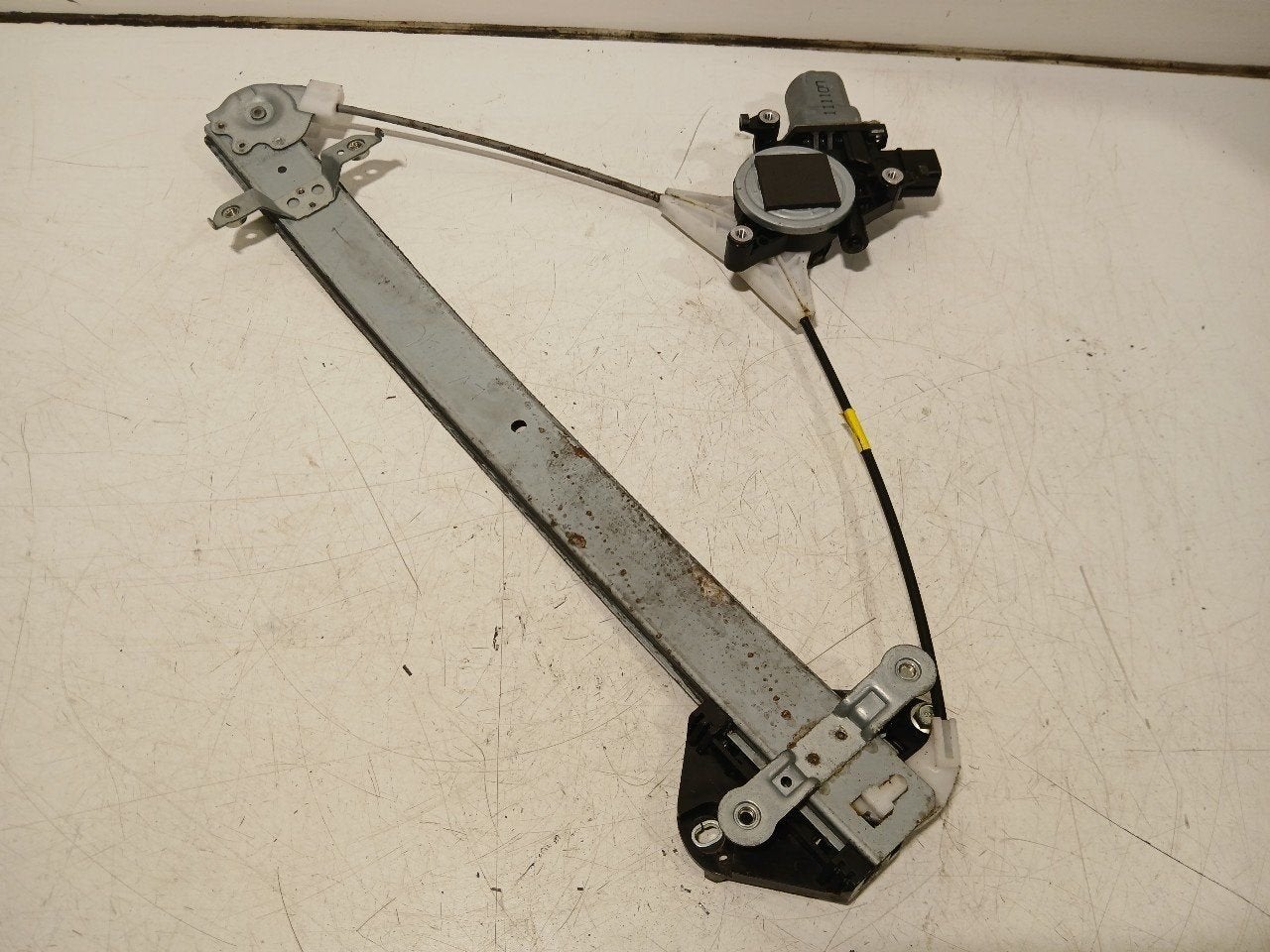 Raammechaniek links voor Subaru Legacy, Subaru, Onderdelen@venauto.nl, Van der Ven Autorecycling B.V., Ettenseweg 76, 4706 PB Roosendaal, The Netherlands