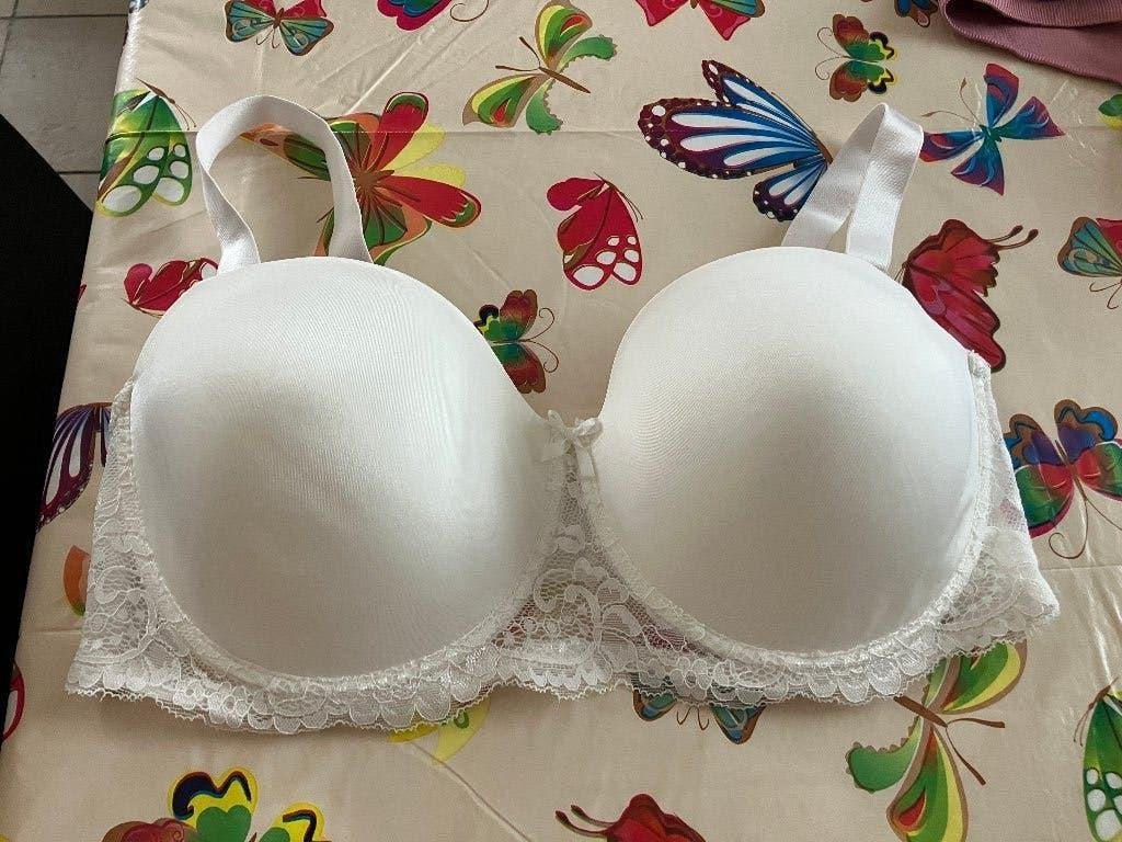 Nieuwe Wiite / Creme kleurige Bh met kant - Maat 90E, Ophalen of Verzenden, BH