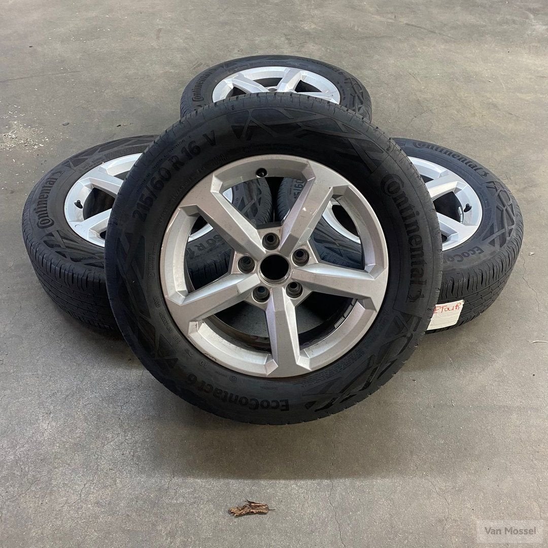 Audi Q2 Continental Eco Contact 6 215/60/R16 95V, Auto-onderdelen, Banden en Velgen, -, Banden en Velgen, Ophalen of Verzenden