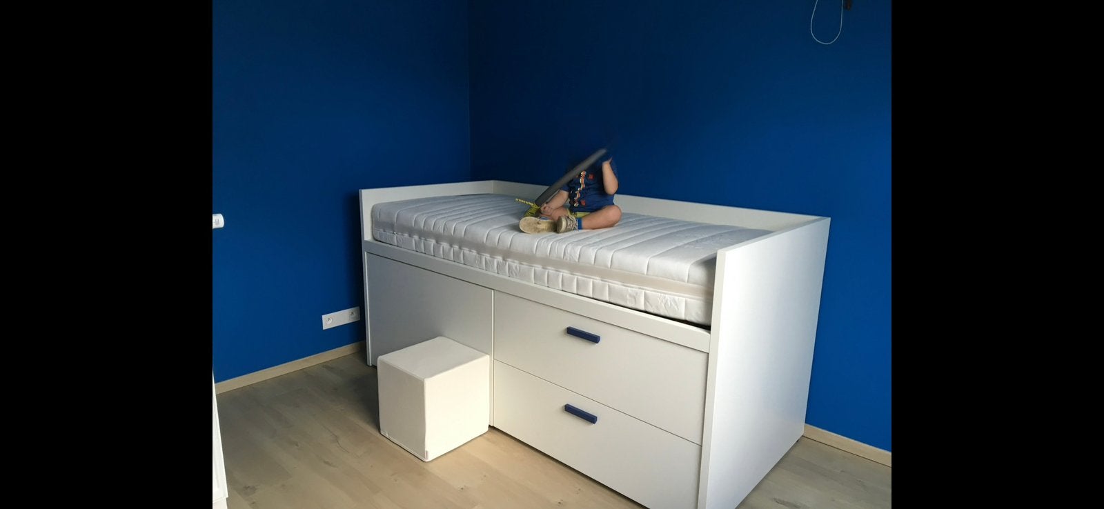 Stevig en praktisch bedmeubel+bureau van Italiaanse Dearkids, Ophalen, Zo goed als nieuw