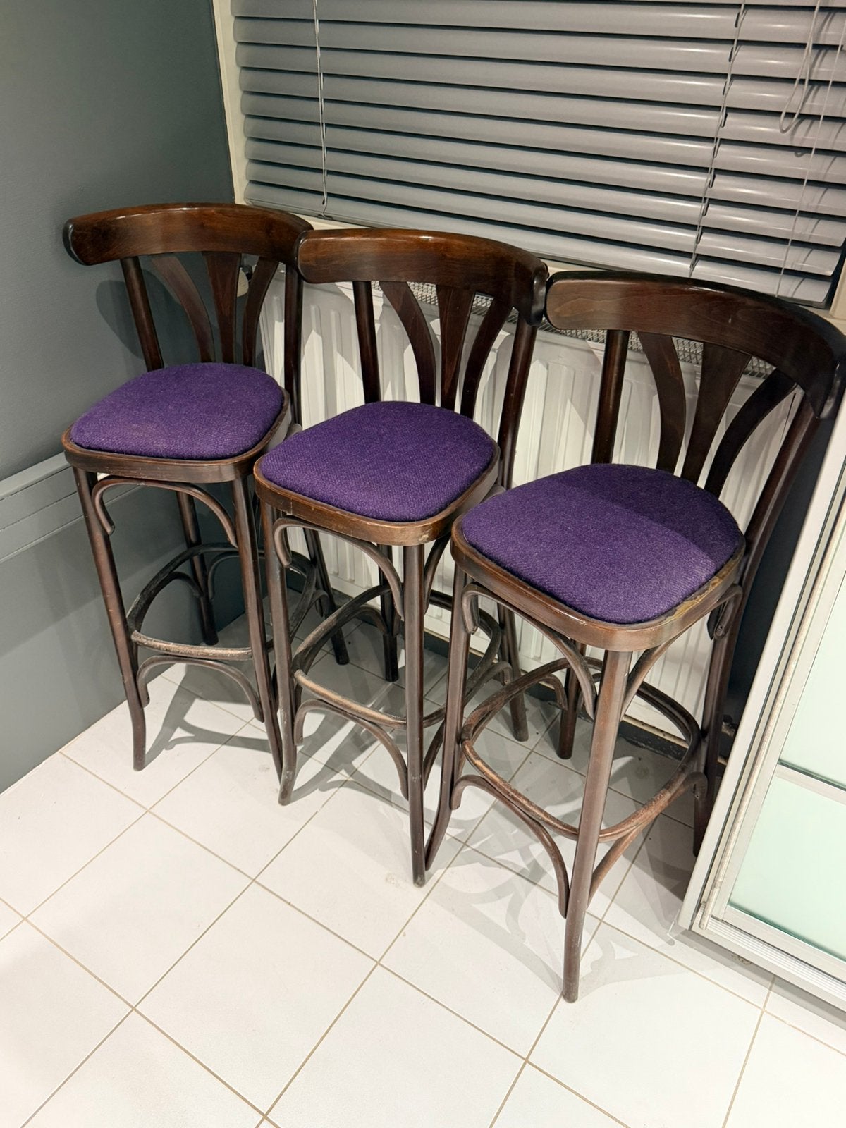 Tabouret de bar de qualité, Huis en Inrichting, Barkrukken, Ophalen, Gebruikt, Met voetsteun, 60 tot 90 cm