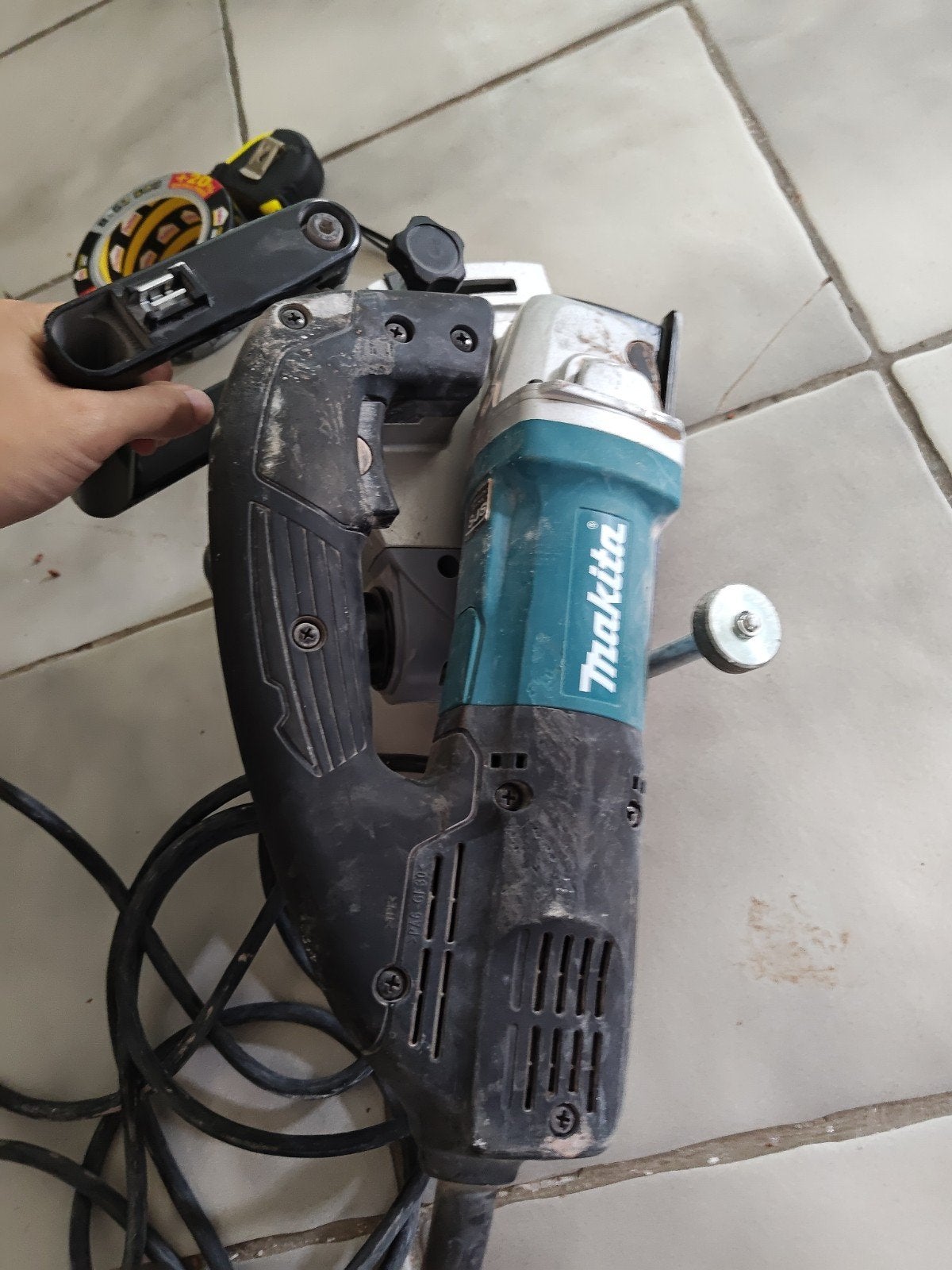 A louer/te huur  Rainureuse Sleuvenfrees makita sg1251j