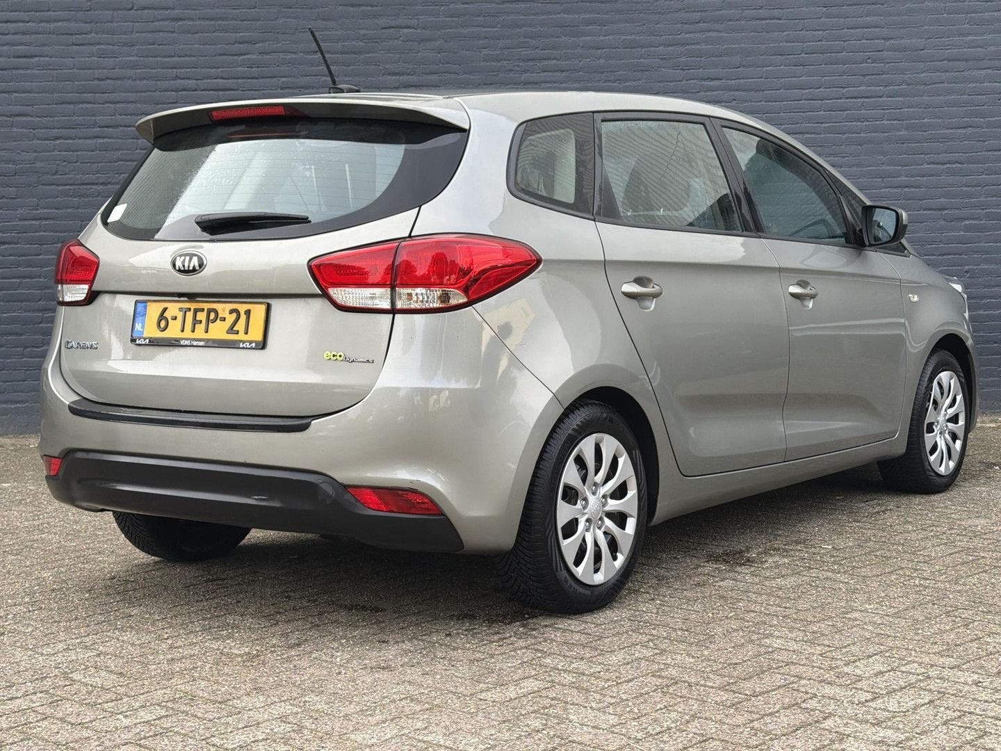 Kia Carens 1.6 GDi First Edition | Camera | Cruise | Climate, Autos, Argent ou Gris, Entreprise, 149 g/km, Boîte manuelle