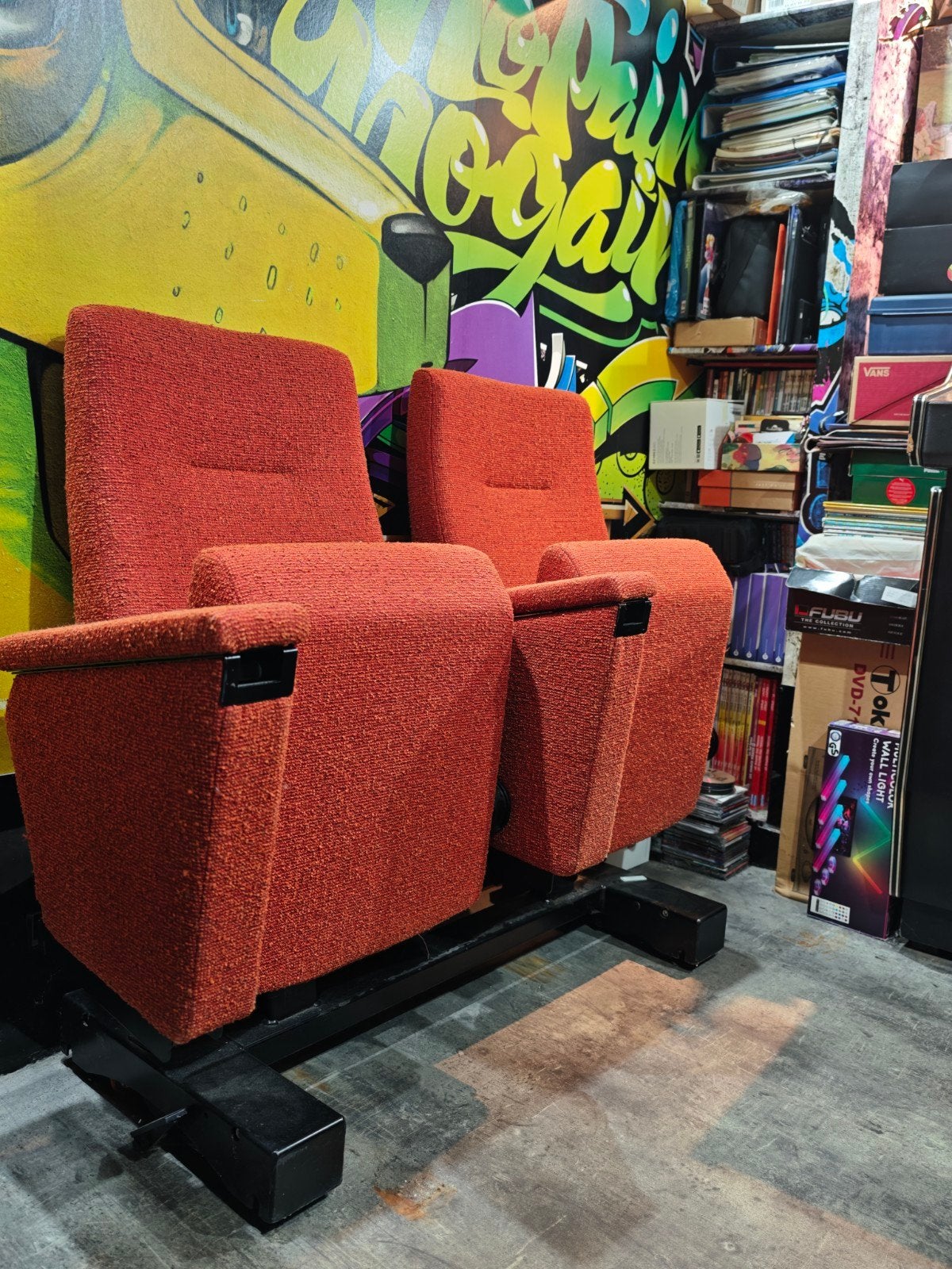 Fauteuil de cinéma, Enlèvement