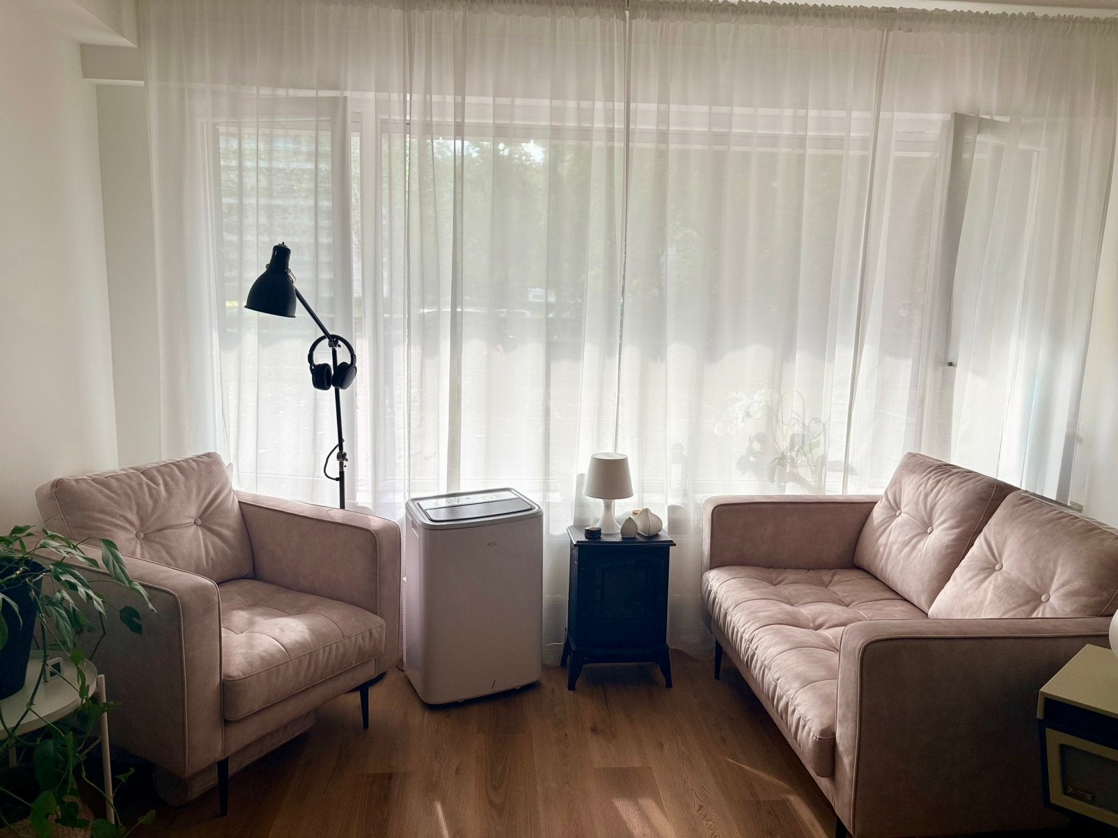Mooie lichtbeige zetel + fauteuil – zeer goede staat, Huis en Inrichting, Ophalen, Zo goed als nieuw
