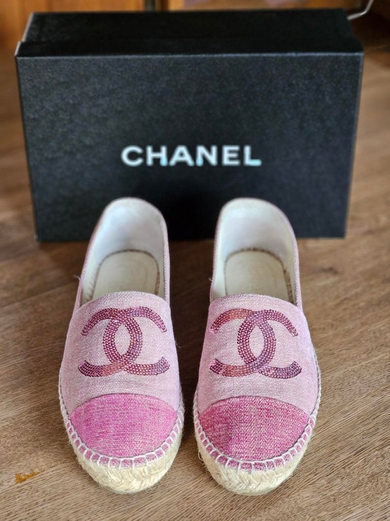 Prachtige roze Chanel Espadrilles maat 39 - met doos, Kleding | Dames, Schoenen, Ophalen, Espadrilles, Zo goed als nieuw, Roze