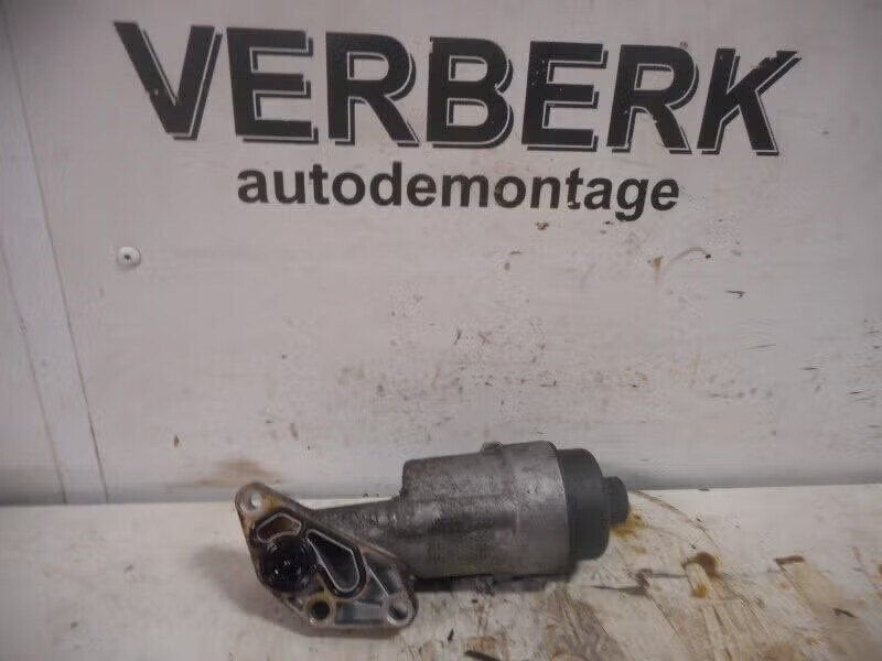 OLIEFILTERHUIS Opel Corsa D (14-36-101-049), Bahnhofsplatz 65423 Rüsselsheim am Main, DE, Gebruikt, Opel, Opel Automobile GmbH
