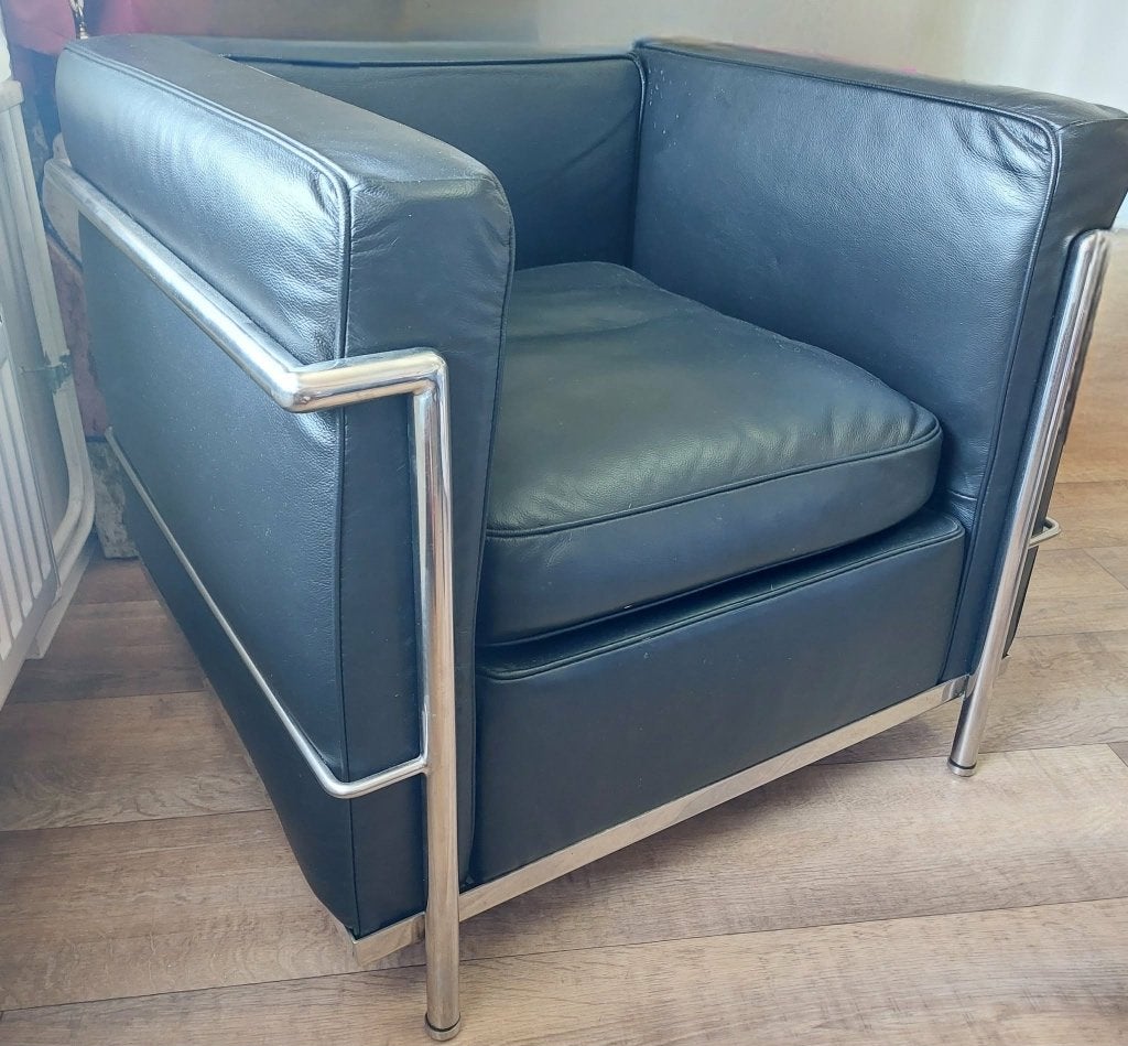 Le Corbusier LC2 replica’s, Ophalen