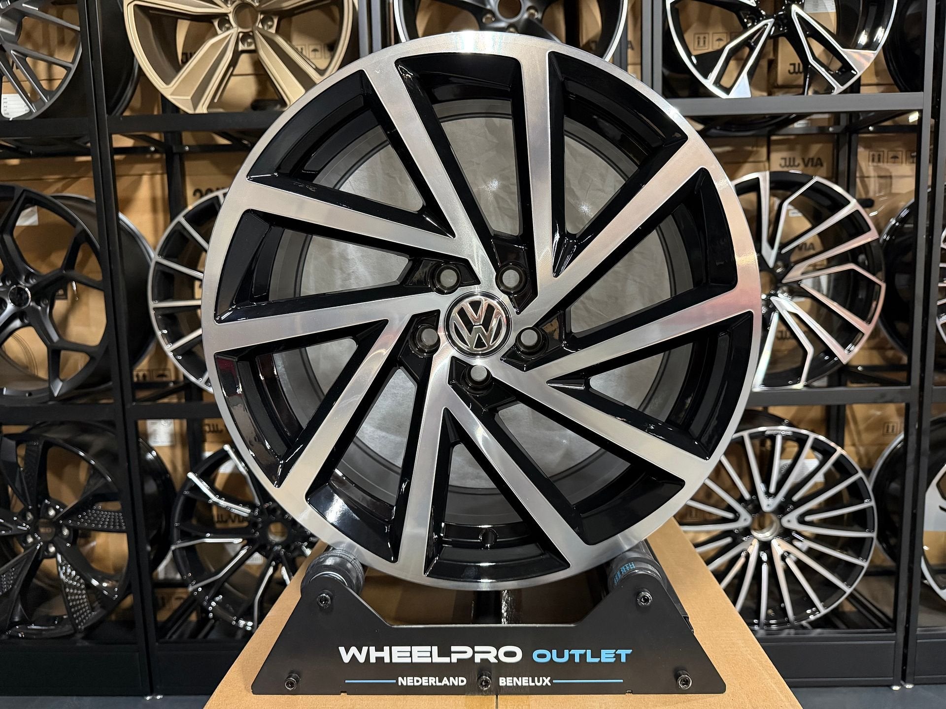 17'' Volkswagen SPIELBERG 5X100 Polo 2G AUDI A1 Seat SKODA
