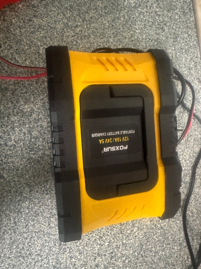 Foxsur 12-24v battery charger, Ophalen of Verzenden, Nieuw