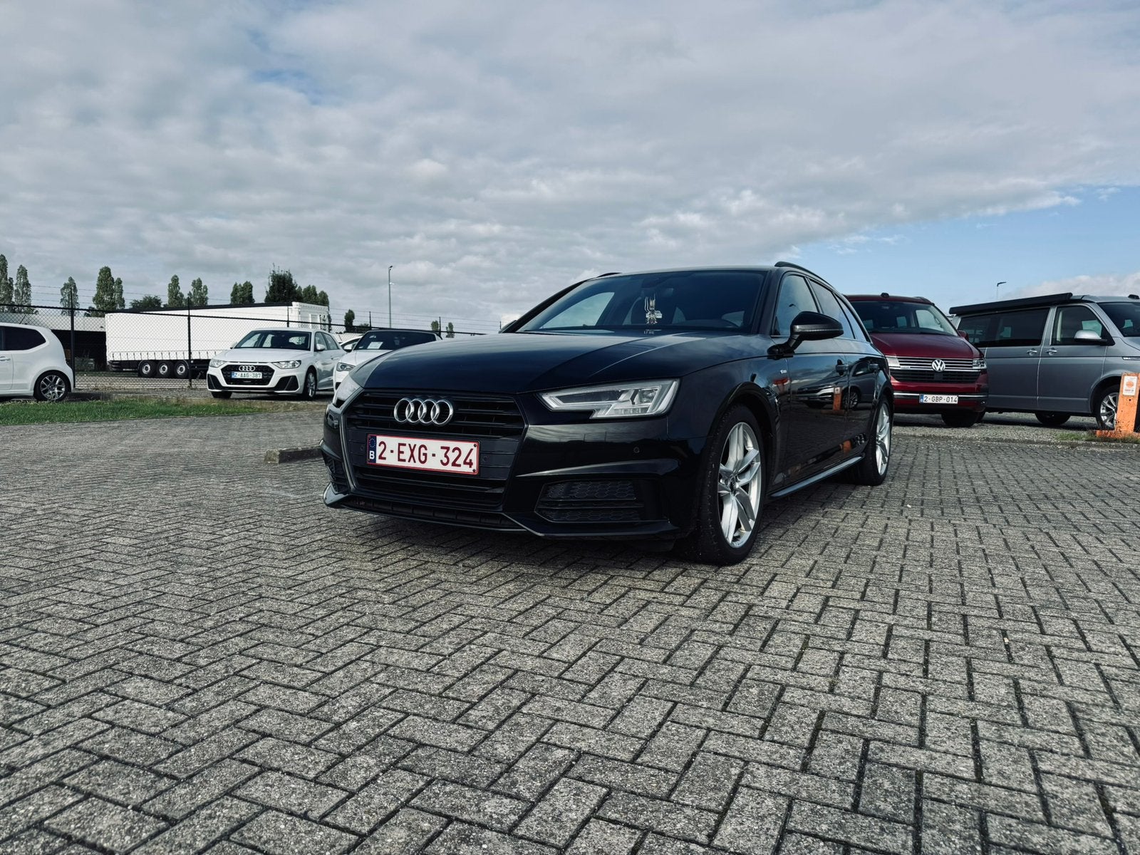 Audi A4 Avant 2.0 TDI EURO6B S tronic S Line - 1e proprio, Autos, Cuir, Achat, Euro 6, 110 g/km