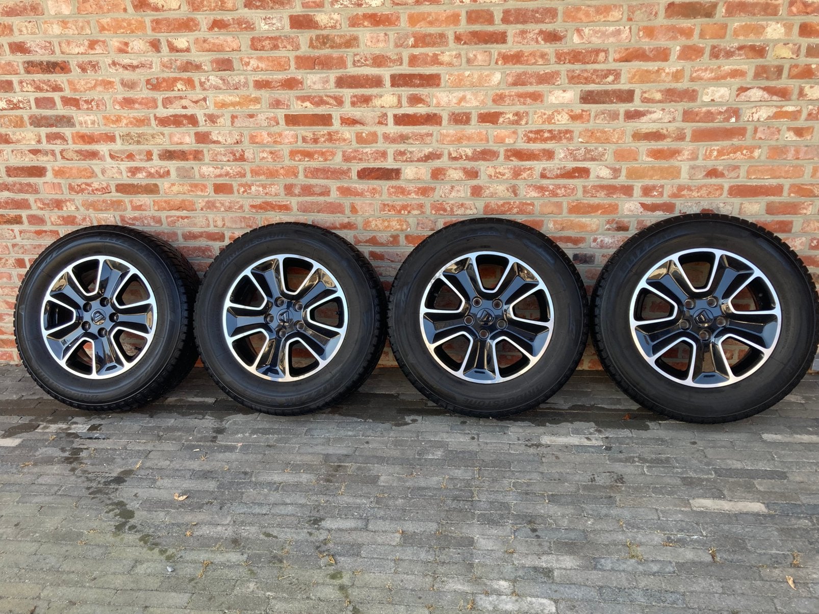 Originele Dacia Duster velgen 16” met winterbanden 4mm, Auto-onderdelen, Banden en Velgen, Ophalen, 16 inch, Banden en Velgen