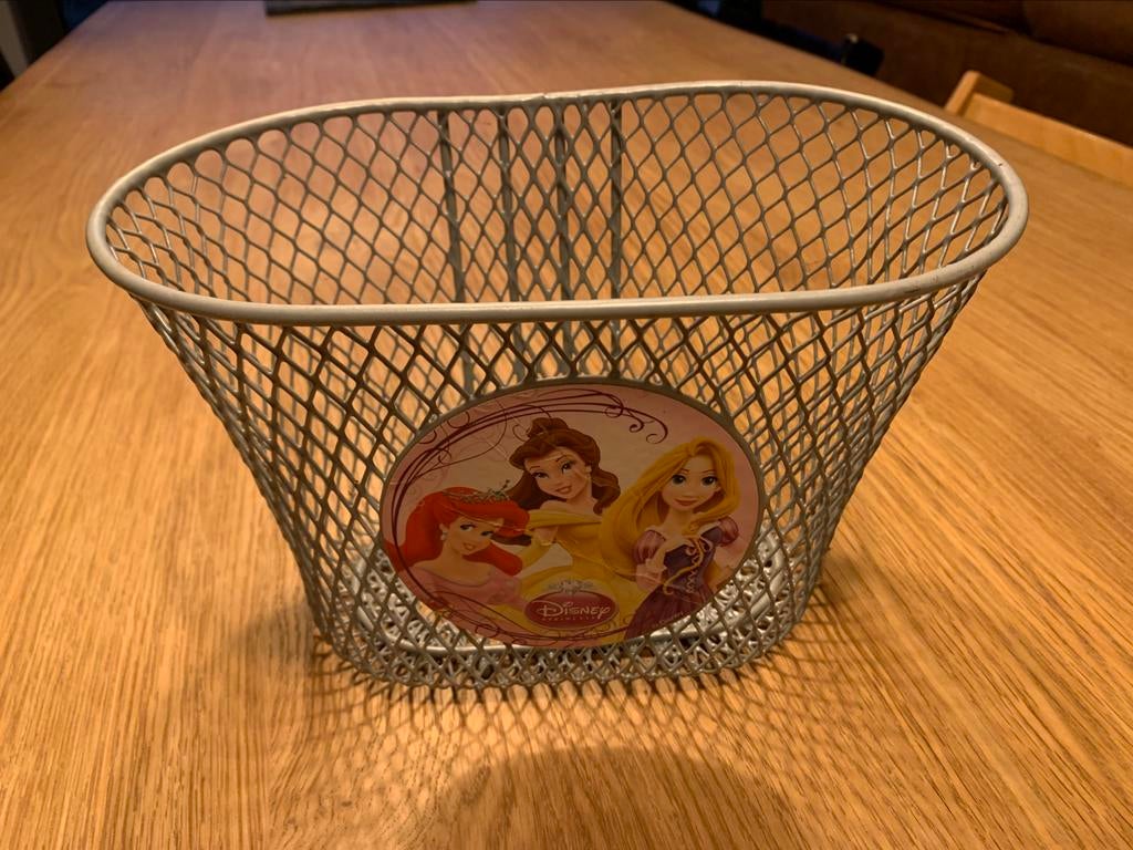 Metalen Disney fietsmand voor kinderfiets. Met ophangbeugel., Ophalen, Disney, Stuurbevestiging, Zo goed als nieuw