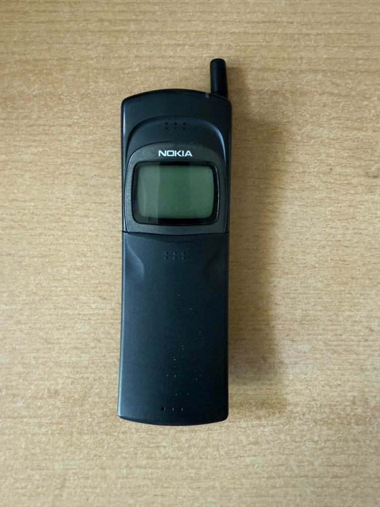 Nokia 8110 « Matrix Banana » originel, Modèle coulissant, Enlèvement ou Envoi, Clavier physique, Comme neuf