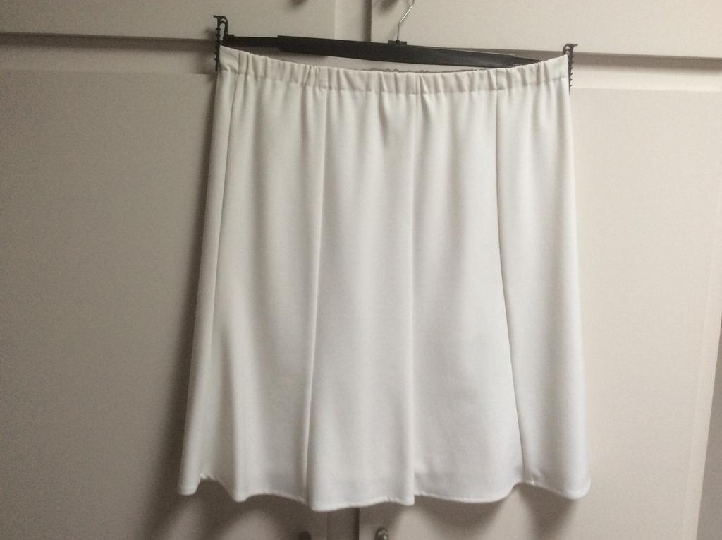 Witte vloeiende rok maat xl, Enlèvement ou Envoi, Taille 46/48 (XL) ou plus grande