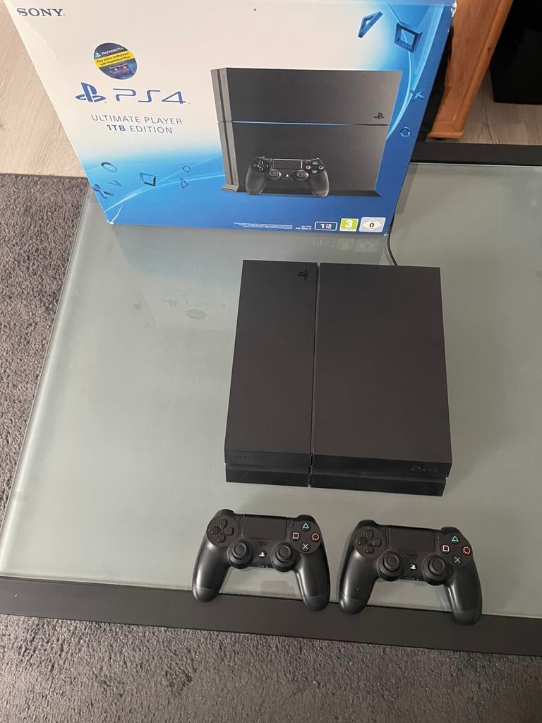 Ps 4 met 1tb, Ophalen, Met 2 controllers, Zo goed als nieuw, 1 TB