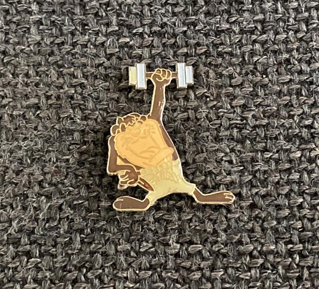 PIN - TASMANIAN DEVIL - LOONEY TUNES - GEWICHTHEFFEN, Verzenden, Gebruikt, Figuurtje, Speldje of Pin