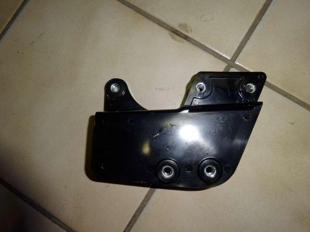 suzuki rm 80 en rm 85 en drz 125 nieuwe kettinggeleider, Ophalen of Verzenden, Nieuw