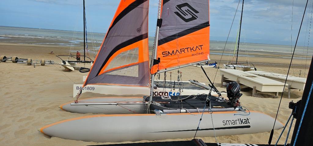 Catamaran smartkat, Sports nautiques & Bateaux, Catamarans, Utilisé, Enlèvement