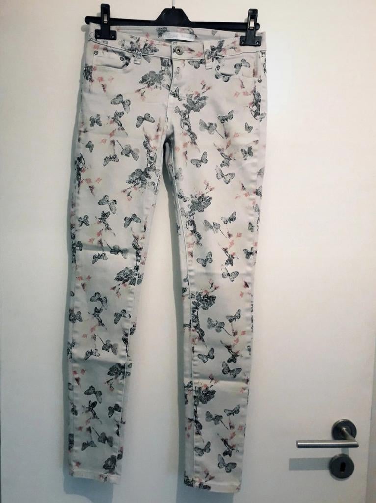 Skinny broek met vlinder motief maat S, Ophalen, Zo goed als nieuw, Maat 36 (S)