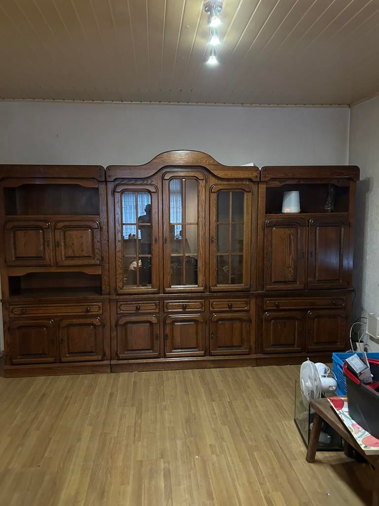 Gratis wandkast + dressoir ( roosendaal nederlnd, Ophalen, Zo goed als nieuw