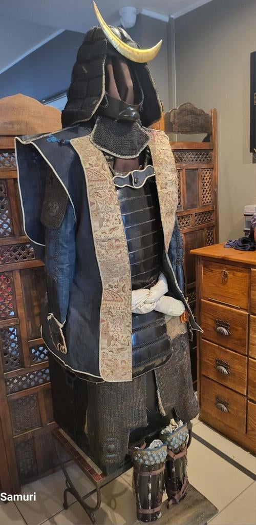 Armure Yoroi Momoyama de 450 ans & Jinbaori, Enlèvement ou Envoi, Autres, Épée ou sabre