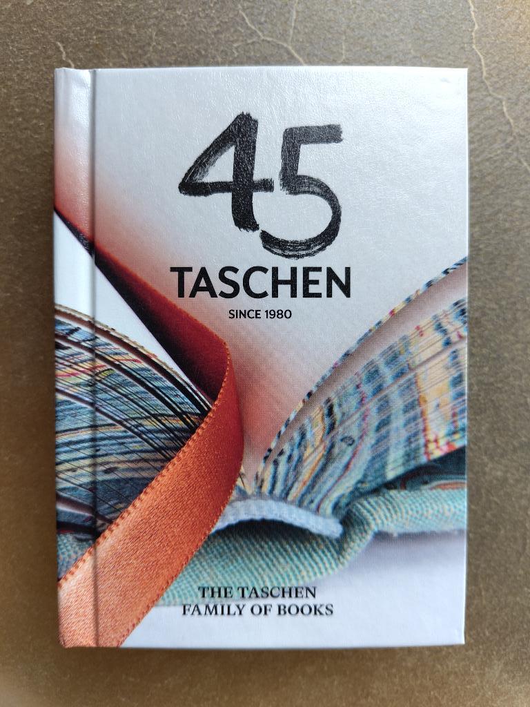 Taschen 45 - The Taschen Family of Books, Ophalen of Verzenden, Nieuw, Overige onderwerpen, Taschen