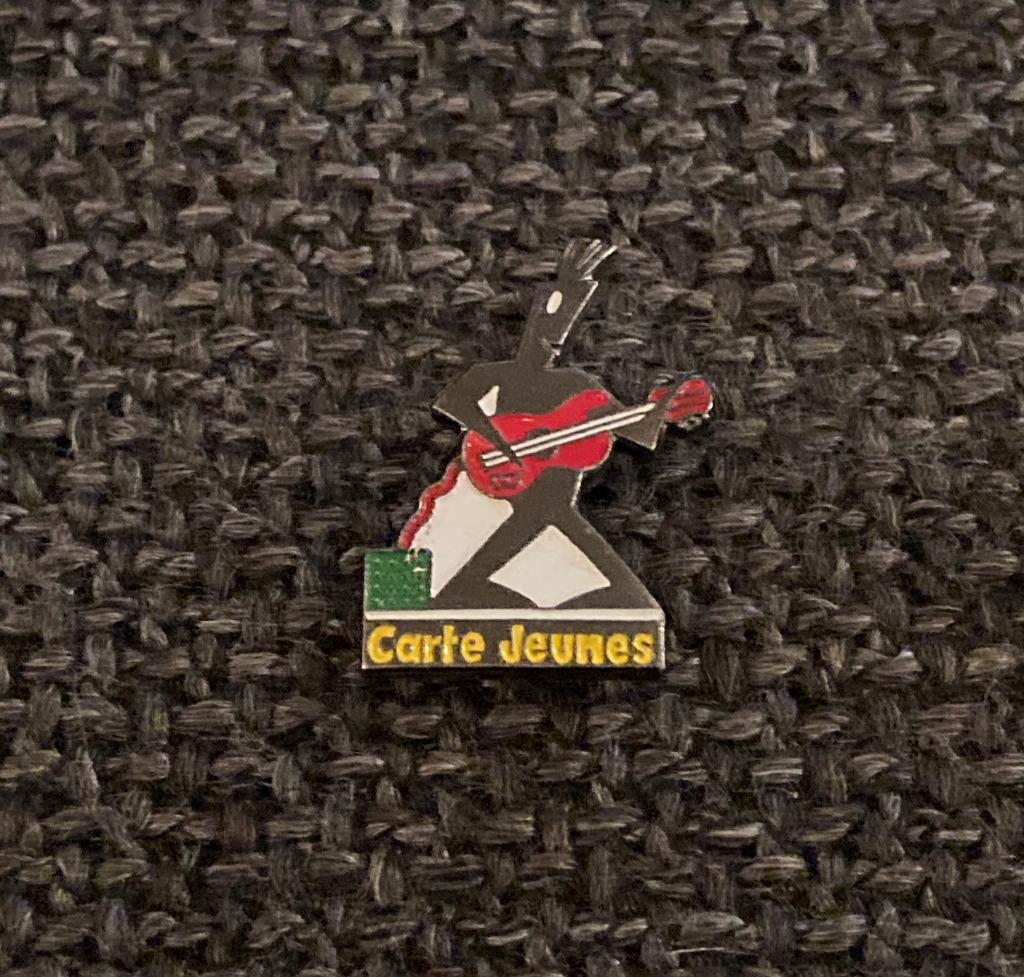 PIN - CARTE JEUNES - GITARE - GITAAR, Envoi, Utilisé, Autres sujets/thèmes, Insigne ou Pin's
