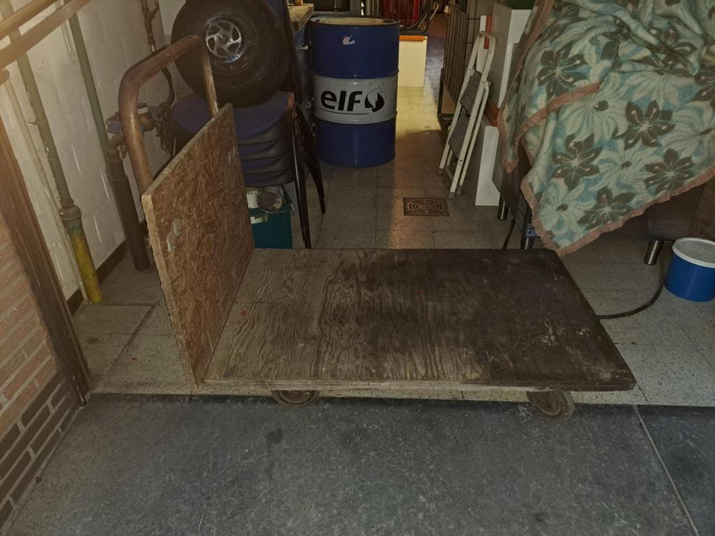 Chariot plat très pratique à vendre !, Enlèvement