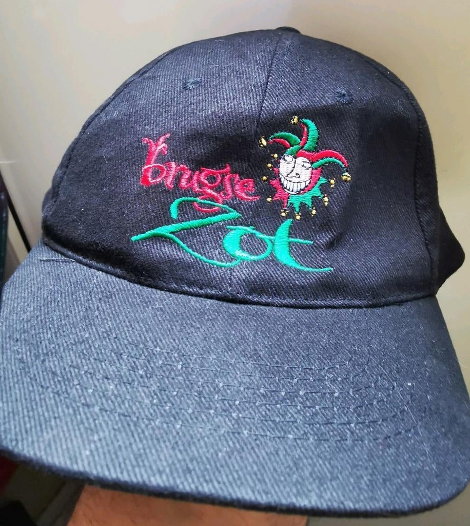 Bonnet Bruges Zot, brodé, neuf, taille ajustable, Collections, Enlèvement ou Envoi, Neuf, Vêtements