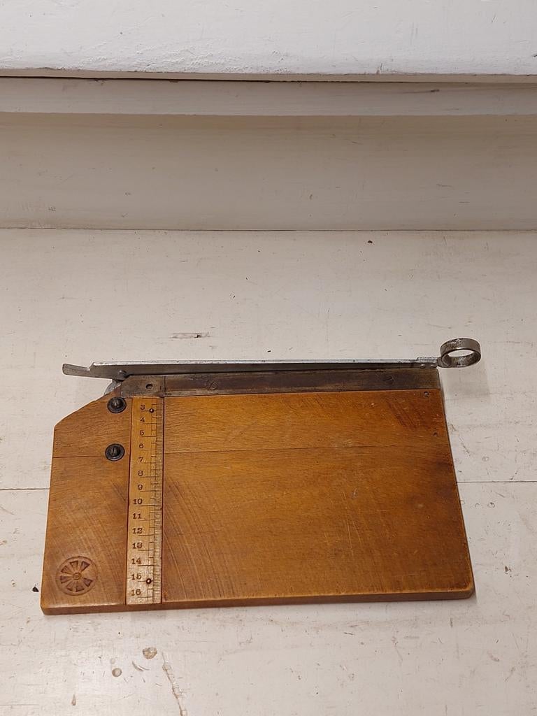 Guillotine, Ophalen of Verzenden