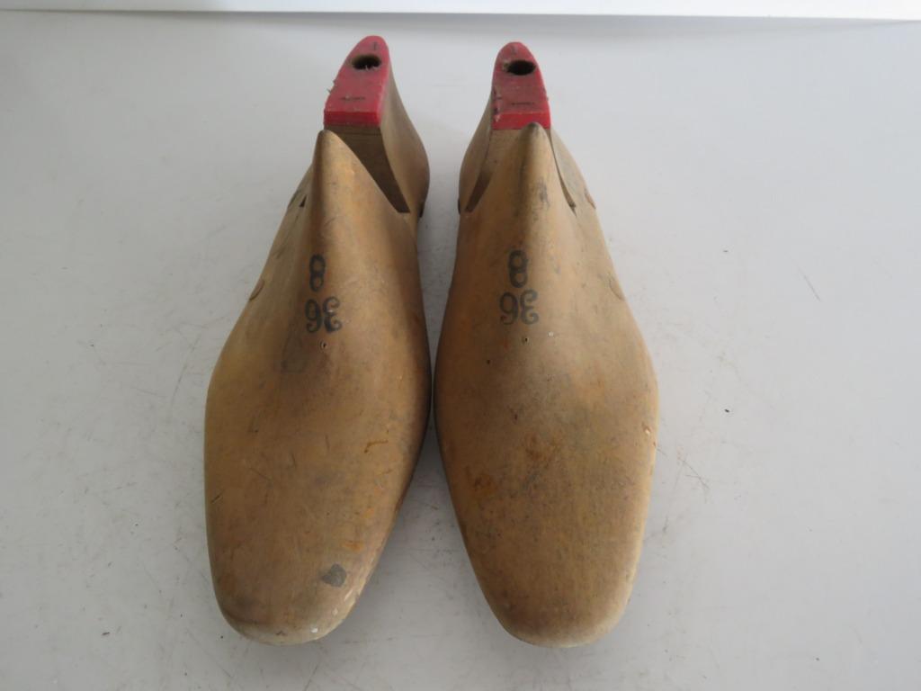 Paire de chaussure ancienne dure pointure 36, Enlèvement ou Envoi