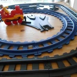 circuit rails de train Playmobil,  locomotive et figurine, Ophalen, Zo goed als nieuw