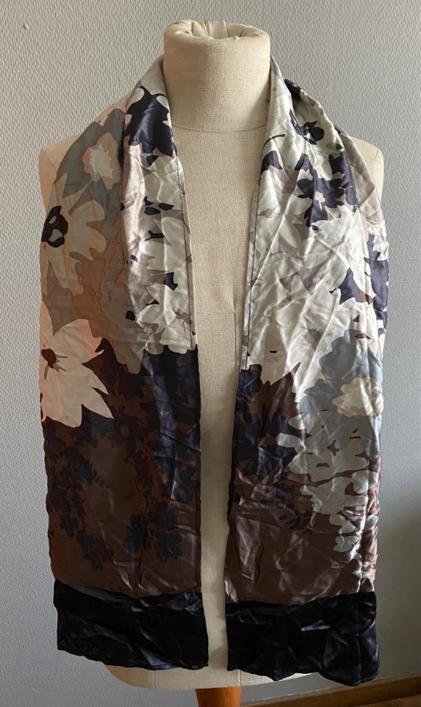 Sjaal met bloemenprint in zijde Devernois, Kleding | Dames, Devernois, Verzenden, Zo goed als nieuw, Sjaal