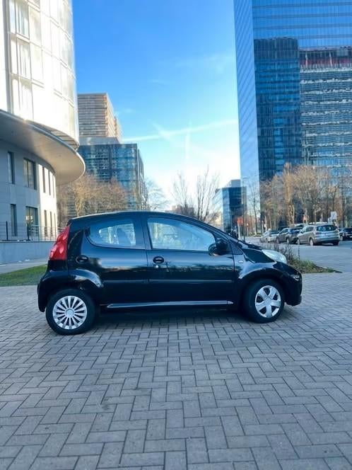 Peugeot 107 5 portes, Autos, Peugeot, Particulier, Adapté aux personnes handicapées, Airbags, Air conditionné, Alarme, Ordinateur de bord