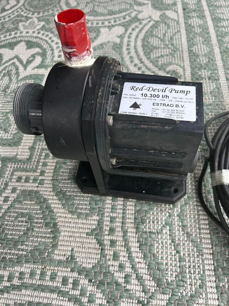 Te koop red davel Vijverpomp 10300 lpu pomp is gerepareerd, Tuin en Terras, Ophalen of Verzenden, Zo goed als nieuw, Vijverpomp