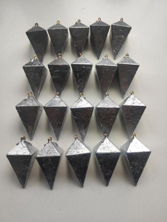 Piramide lood 185 gr, Ophalen of Verzenden, Zo goed als nieuw