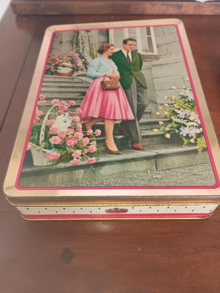 Famille royale de Belgique Fabiola et Baudouin / côte d'or, Collections, Boîte en métal, Enlèvement ou Envoi, Utilisé, Autre, Autres marques