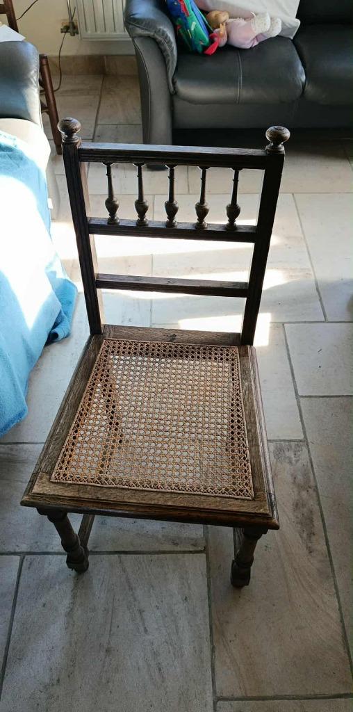 2 oude stoelen antiek, Huis en Inrichting, Gebruikt, Twee, Bruin, Hout