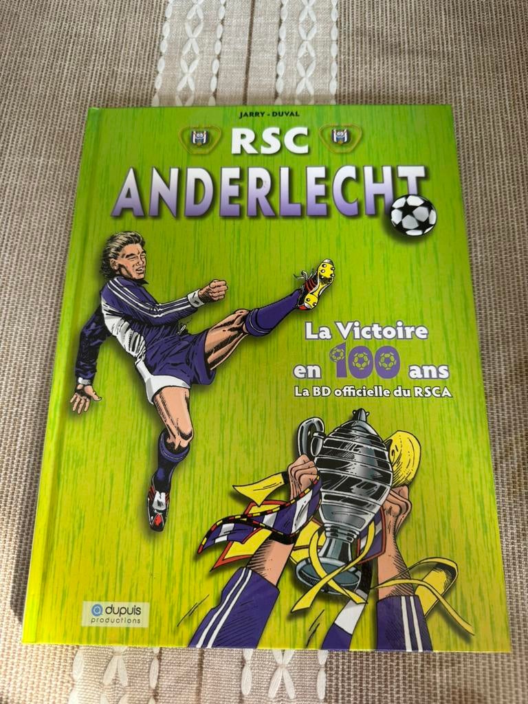 RsCA la victoire en 100 ans - 1908-2008, Livres, Livres de sport, Neuf, Sport de ballon, Enlèvement ou Envoi
