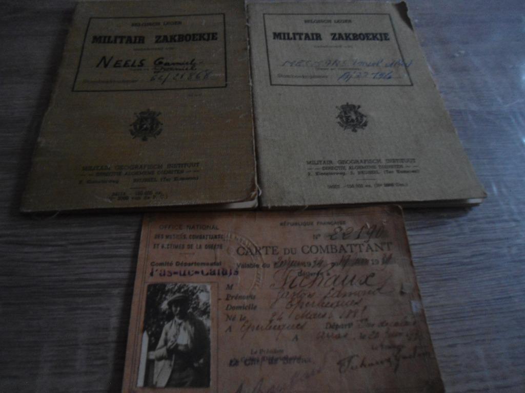 3 Anciens documents Militaires. Bon état ., Collections, Enlèvement ou Envoi, Armée de terre, Autres types