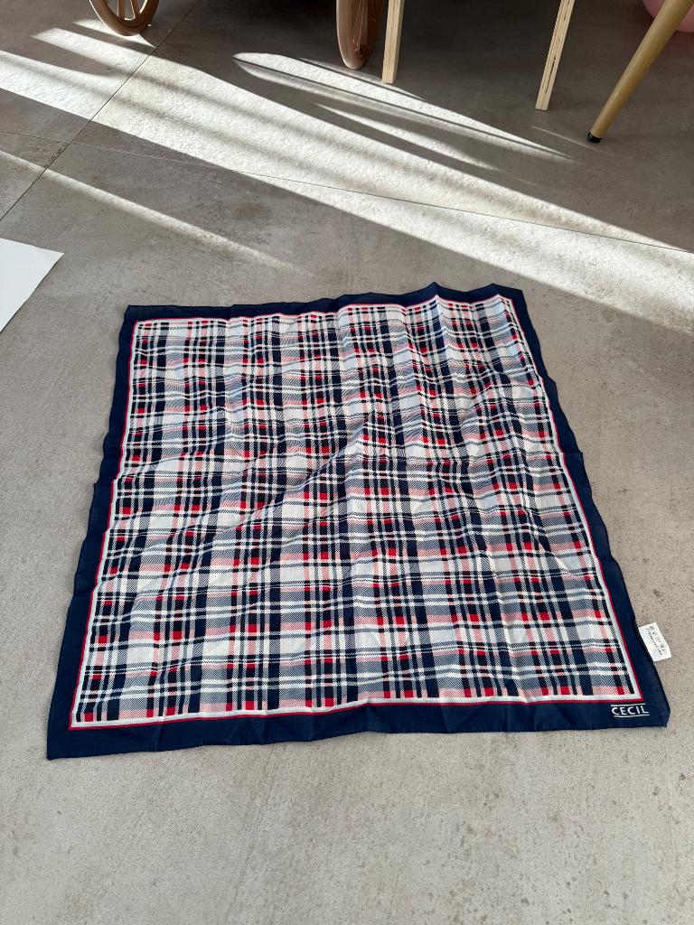 Foulard Cecil bleu/rouge/blanc, Cecil, Enlèvement ou Envoi, Neuf, Pashmina