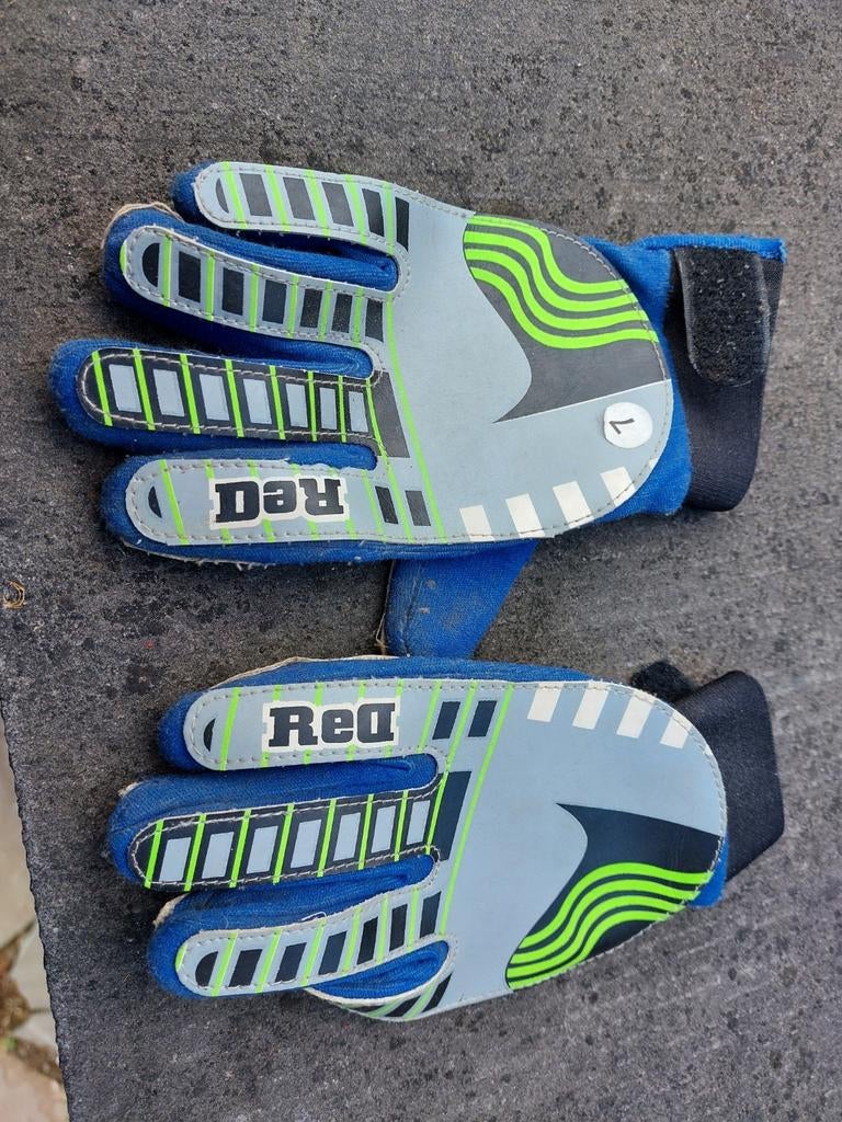 RODE synthetische sporthandschoenen, Sport en Fitness, Voetbal, Ophalen of Verzenden, Gebruikt, Handschoenen