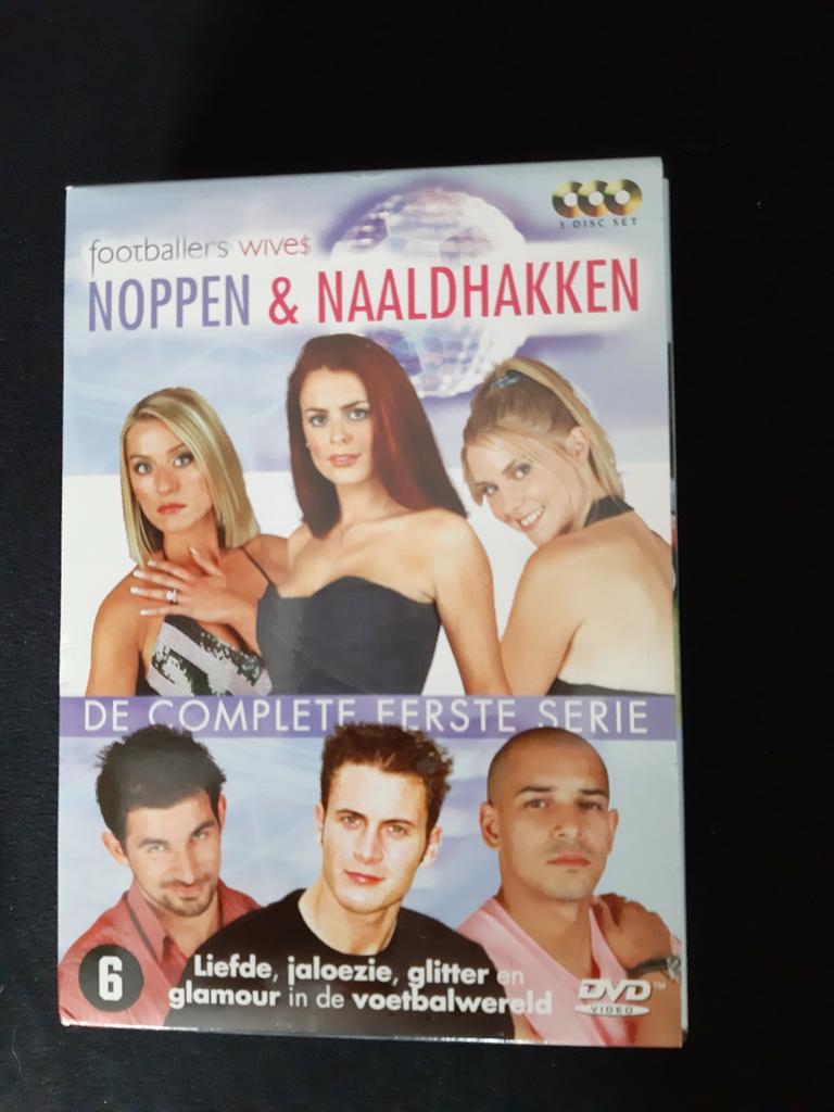 DVD box Noppen en naaldhakken seizoen 1, Ophalen of Verzenden, Zo goed als nieuw
