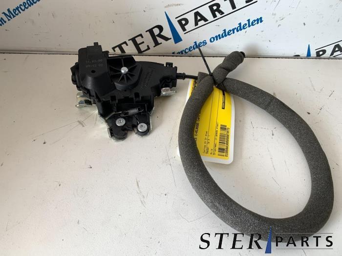 Mécanique de verrouillage hayon d'un Mercedes C-Klasse, Autos : Pièces & Accessoires, Enlèvement ou Envoi, 3 mois de garantie