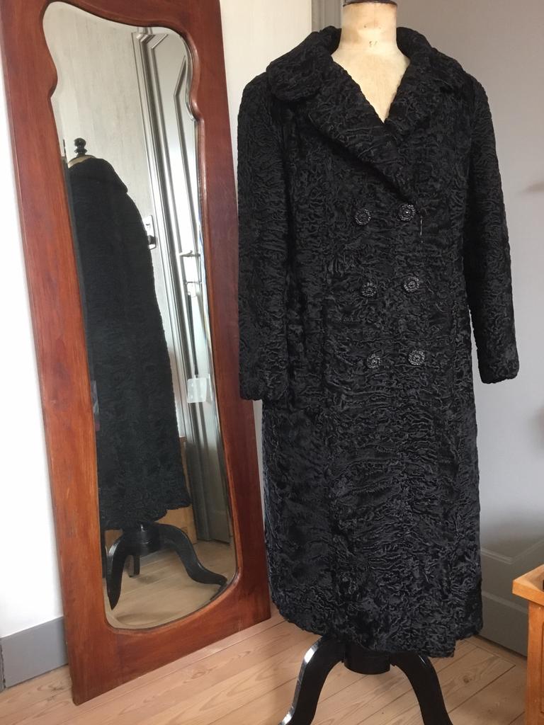 Pelsen Astracan mantel, Fourrures Vogue Brussel, Ophalen of Verzenden, Gedragen, Zwart